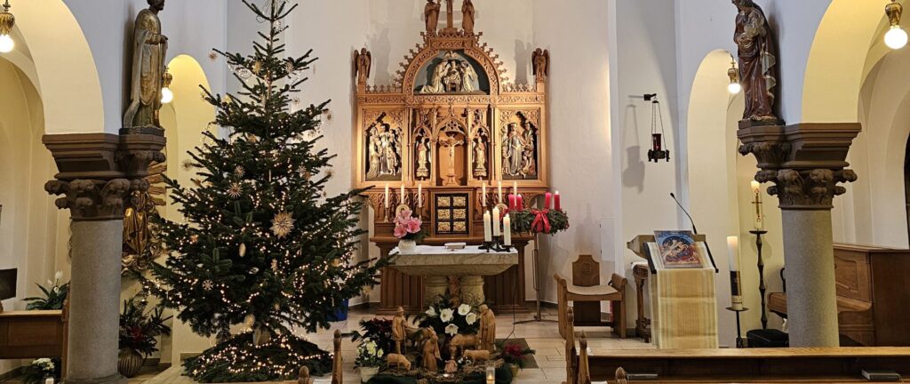 Weihnachtsbaum in der Kapelle